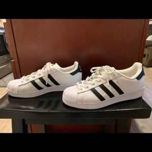 White ADIDAS size 7